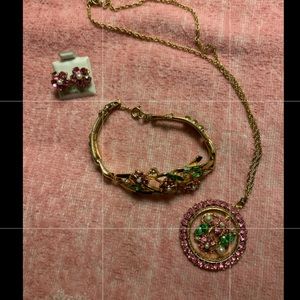 Cute earring,bracelet and necklace set